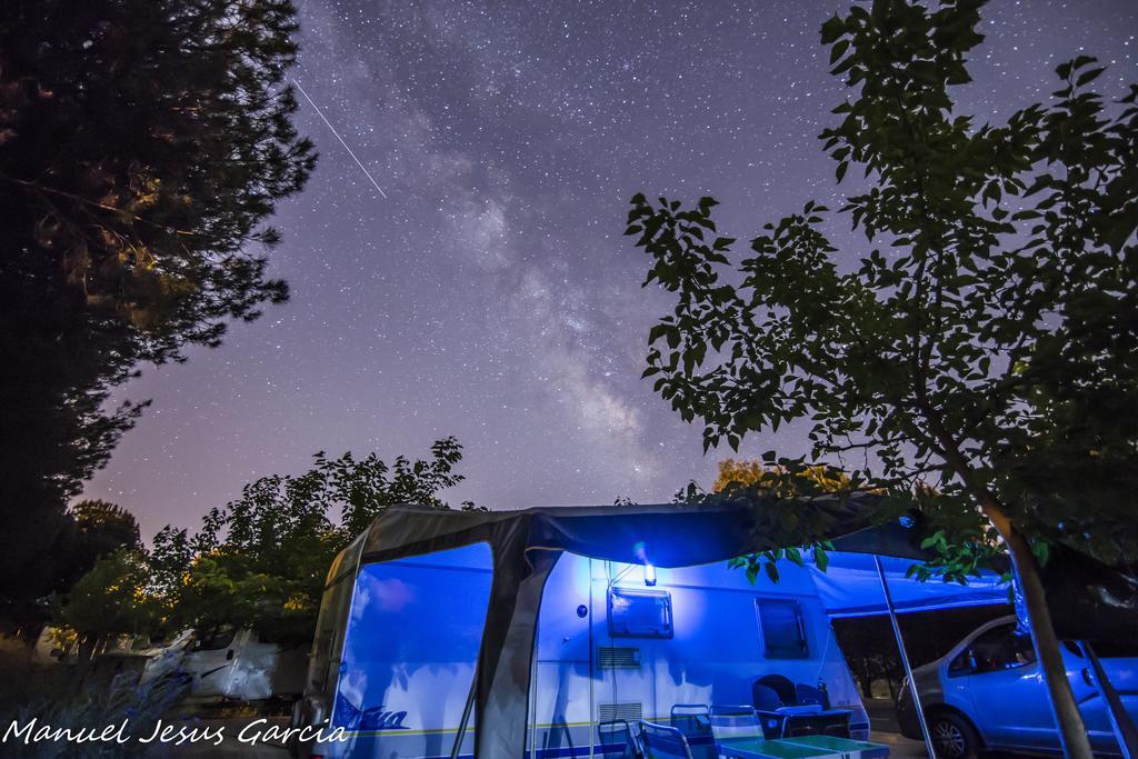 Camping Valdearenas 이즈나얄 외부 사진